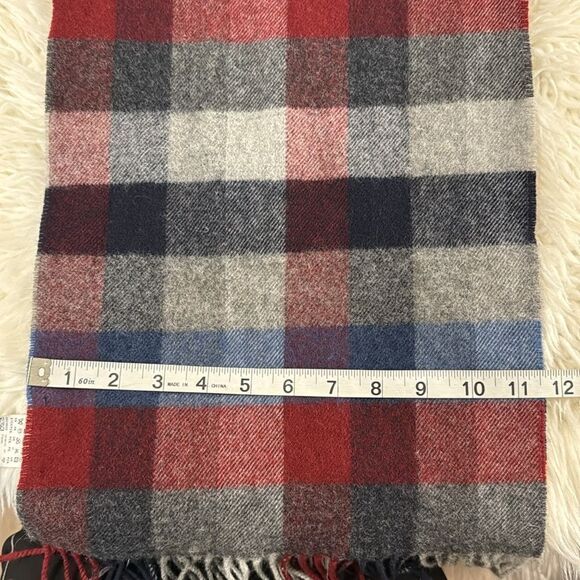 HUGO BOSS SCARF NWOT - Picture 4 of 6